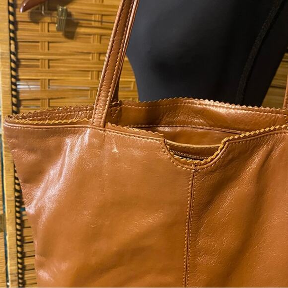 Latico Brown Leather Tote Bag zippered top Classic Design hidden pocket - Picture 9 of 9